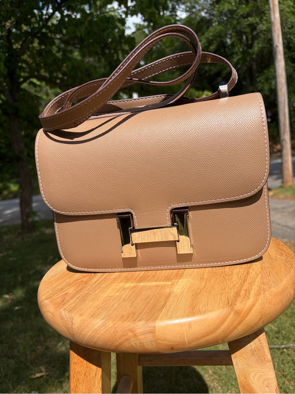 Silver Hardware Real Leather Shoulder/Crossbody bag with and H Closure - Picture 2 of 12